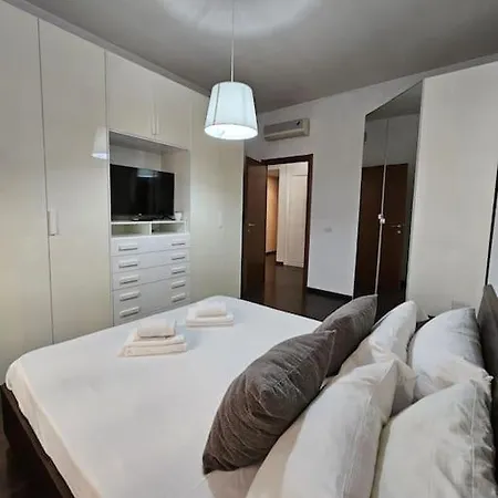 St Peter Apartment *